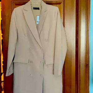 NY&C.  NEW YORK & COMPANY